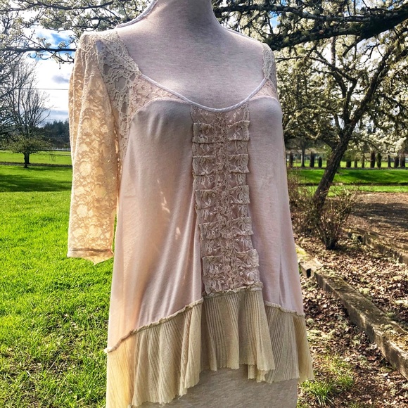 Free People Tops - Free People lace ruffle shirt light blush/cream L